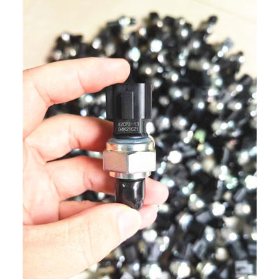 ヒタチ ハイエンド 低電圧センサー 4436535 42CP2-13 04K21CZ1 掘削機用電気部品
